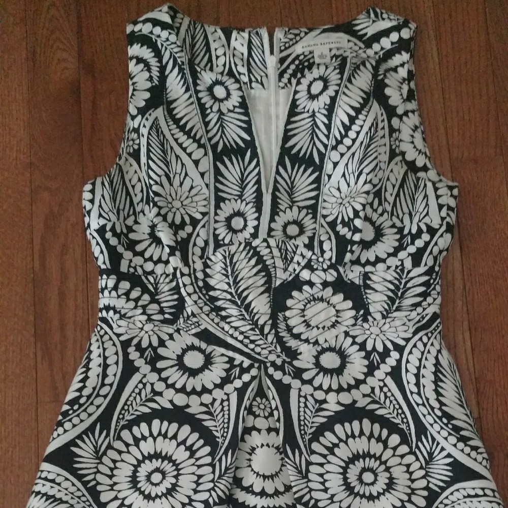 Banana Republic SILK gorgeous dress